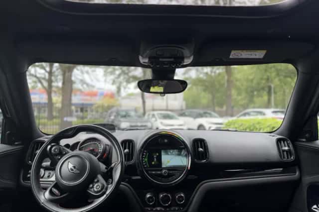 MINI Countryman (2018) thumbnail 3