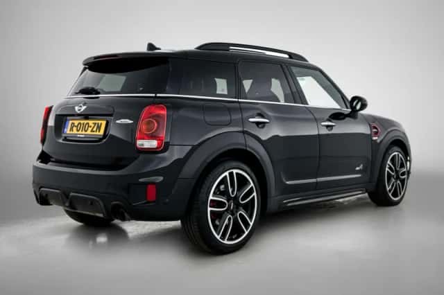 MINI Countryman (2018) thumbnail 4