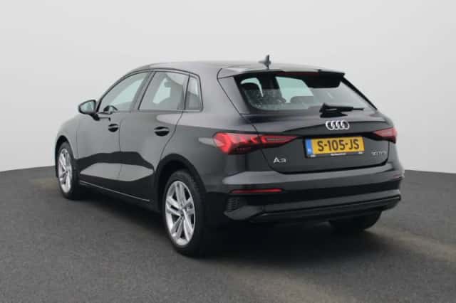 Audi A3 (2023) thumbnail 2