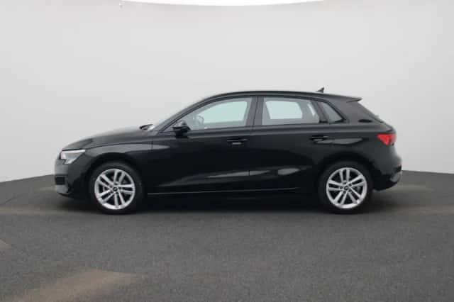 Audi A3 (2023) thumbnail 4