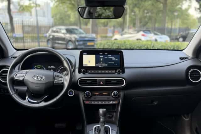 Hyundai Kona (2019) thumbnail 3