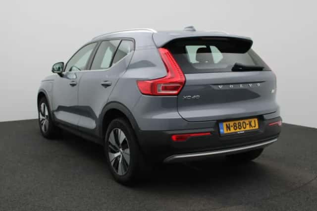 Volvo XC40 (2021) thumbnail 2