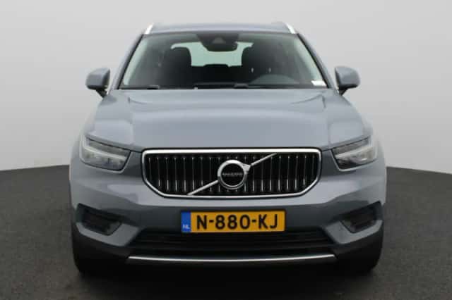 Volvo XC40 (2021) thumbnail 3
