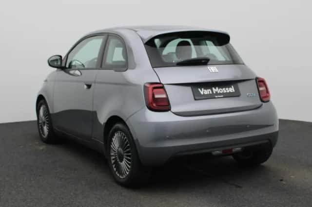 Fiat 500 (2022) thumbnail 2