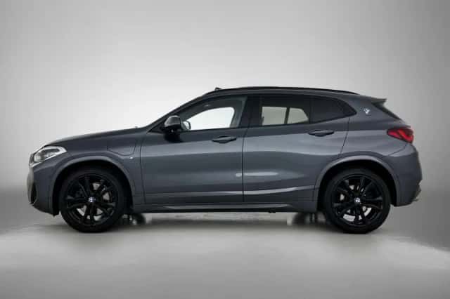 BMW X2 (2021) thumbnail 2