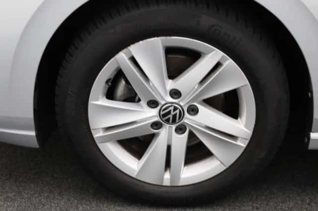 Volkswagen Golf (2022) thumbnail 13