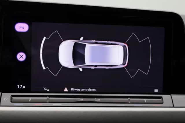 Volkswagen Golf (2022) thumbnail 21