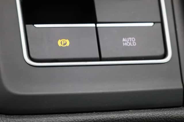 Volkswagen Golf (2022) thumbnail 24