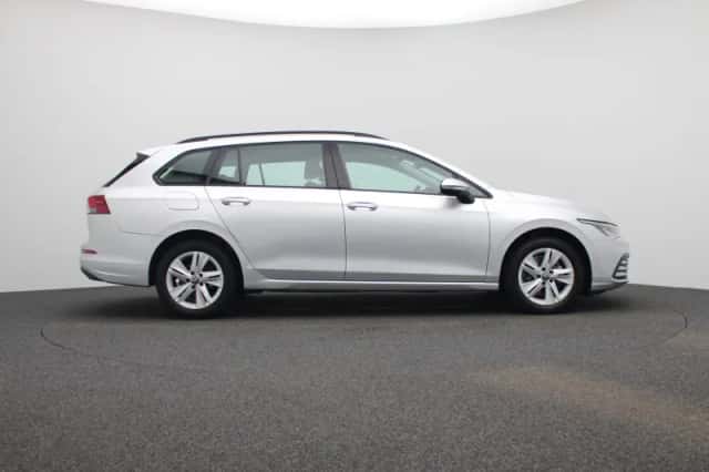 Volkswagen Golf (2022) thumbnail 6
