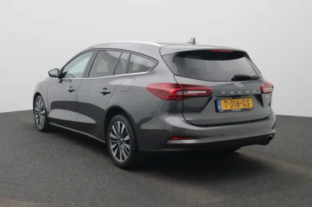 Ford Focus (2023) thumbnail 2