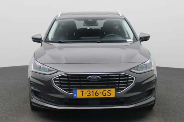 Ford Focus (2023) thumbnail 3