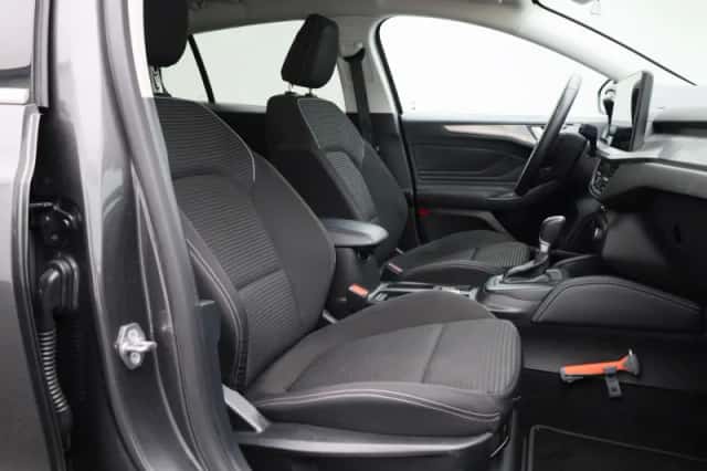 Ford Focus (2023) thumbnail 30