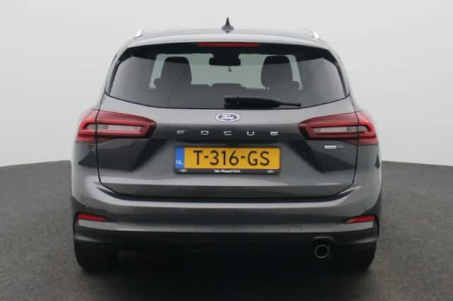 Ford Focus (2023) thumbnail 5