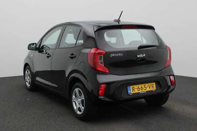 Kia Picanto (2022) thumbnail 2