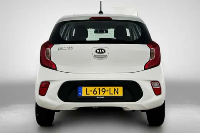 Kia Picanto (2021) thumbnail 3
