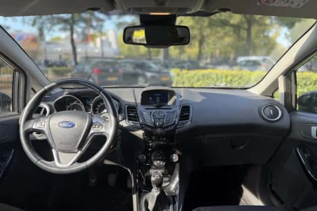 Ford Fiesta (2017) thumbnail 5