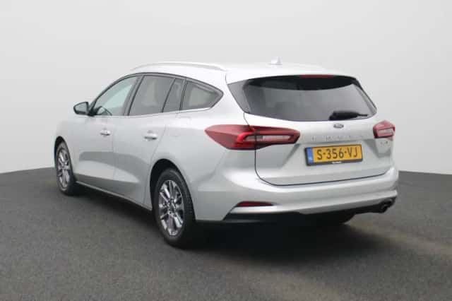 Ford Focus (2023) thumbnail 2