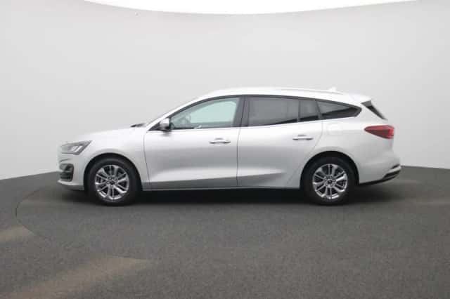 Ford Focus (2023) thumbnail 4