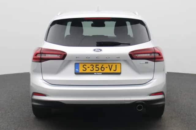 Ford Focus (2023) thumbnail 5
