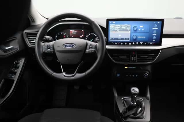 Ford Focus (2023) thumbnail 7
