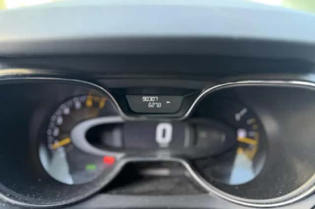 Renault Captur (2015) thumbnail 5