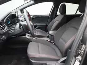 Ford Focus thumbnail 11