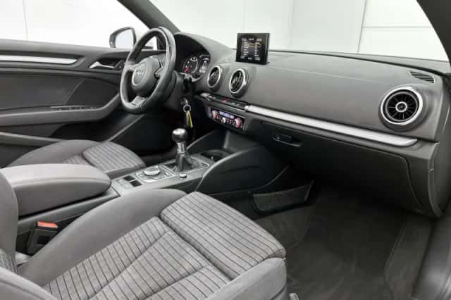 Audi A3 (2016) thumbnail 21