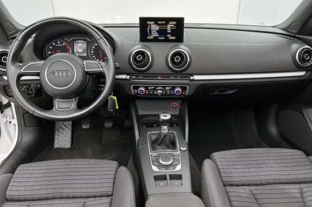 Audi A3 (2016) thumbnail 23