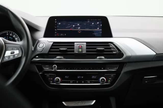 BMW X3 (2021) thumbnail 9