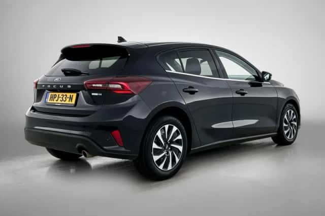 Ford Focus (2023) thumbnail 4