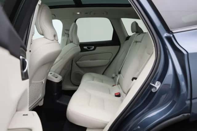 Volvo XC60 (2023) thumbnail 12