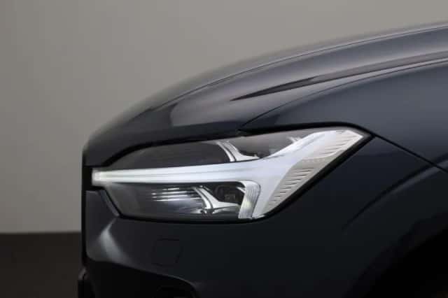 Volvo XC60 (2023) thumbnail 16