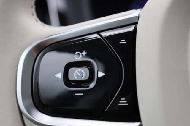 Volvo XC60 (2023) thumbnail 19