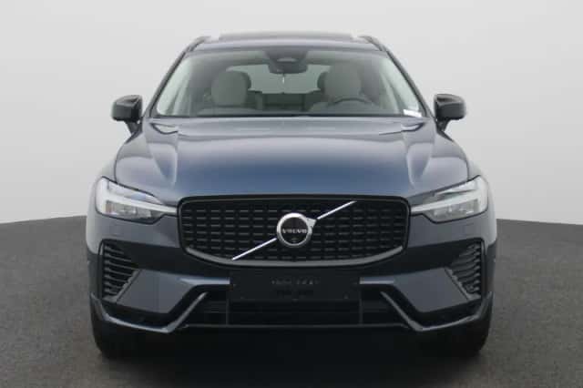Volvo XC60 (2023) thumbnail 3