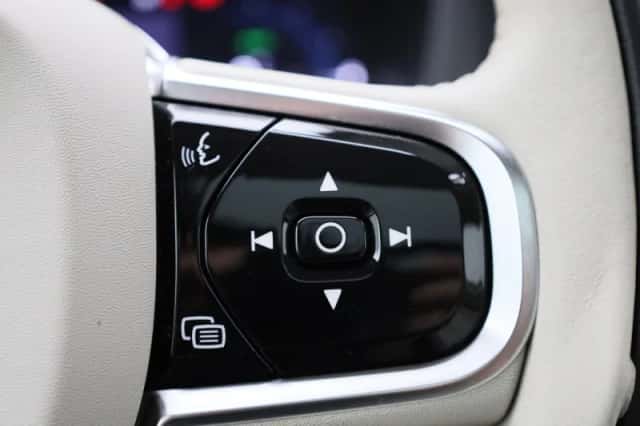 Volvo XC60 (2023) thumbnail 24
