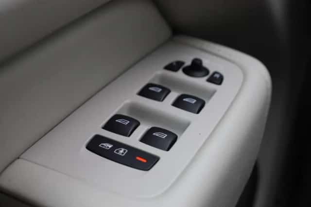Volvo XC60 (2023) thumbnail 30