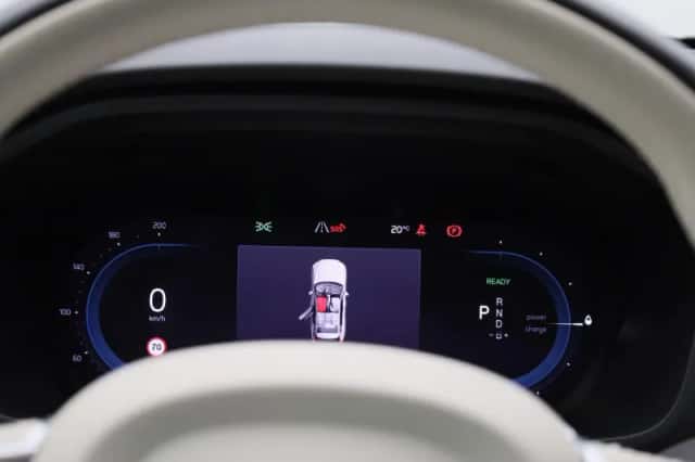 Volvo XC60 (2023) thumbnail 8
