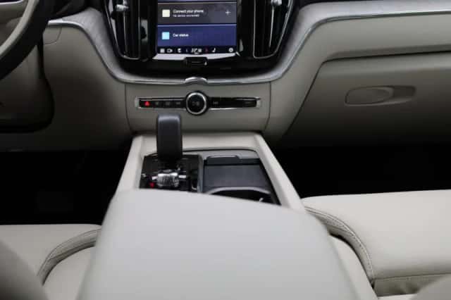 Volvo XC60 (2023) thumbnail 10