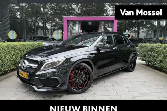 Mercedes-Benz GLA (2015) thumbnail 1