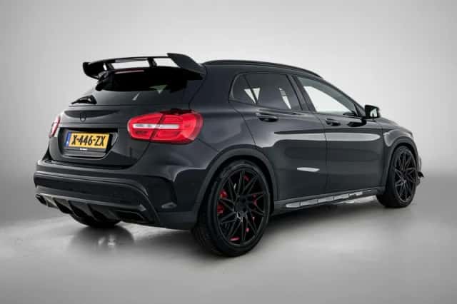 Mercedes-Benz GLA (2015) thumbnail 4