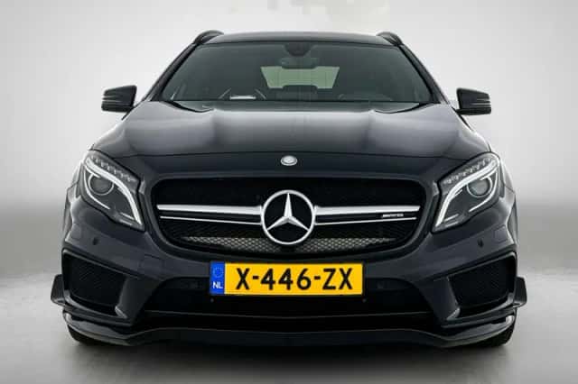 Mercedes-Benz GLA (2015) thumbnail 5