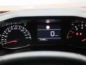 Peugeot 2008 (2023) thumbnail 8