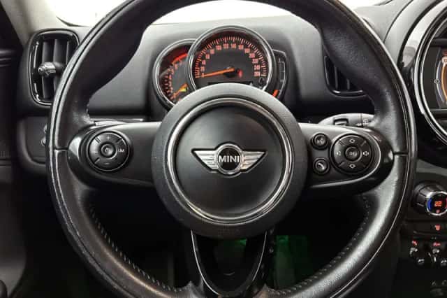 MINI Countryman (2017) thumbnail 5