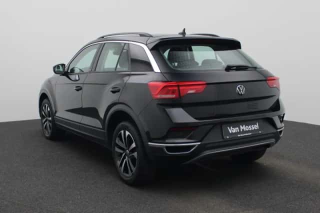Volkswagen T-Roc (2021) thumbnail 2
