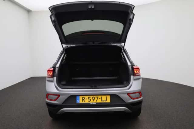 Volkswagen T-Roc (2022) thumbnail 11