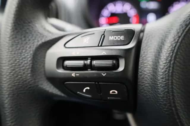 Kia Picanto (2021) thumbnail 17