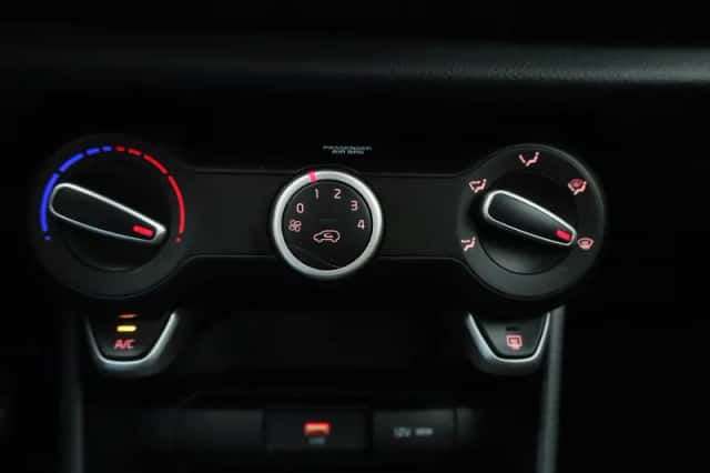 Kia Picanto (2021) thumbnail 18