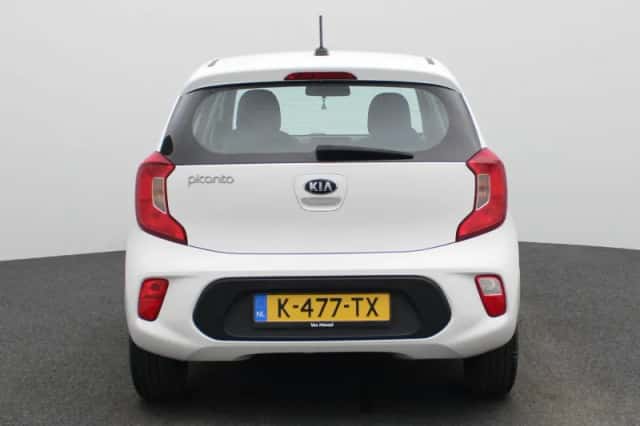 Kia Picanto (2021) thumbnail 5