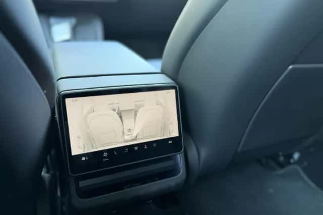 Tesla Model 3 (2024) thumbnail 4