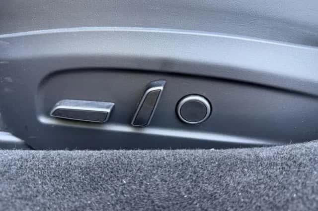 Tesla Model 3 (2024) thumbnail 5